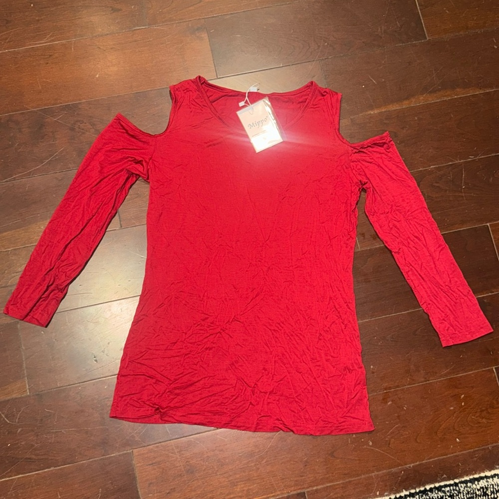 NWT Red long sleeve open shoulder cutout shirt size medium